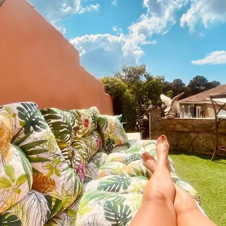 Tranquil - A Country Near Granada With Pool Table, Bbq, Darts And Games